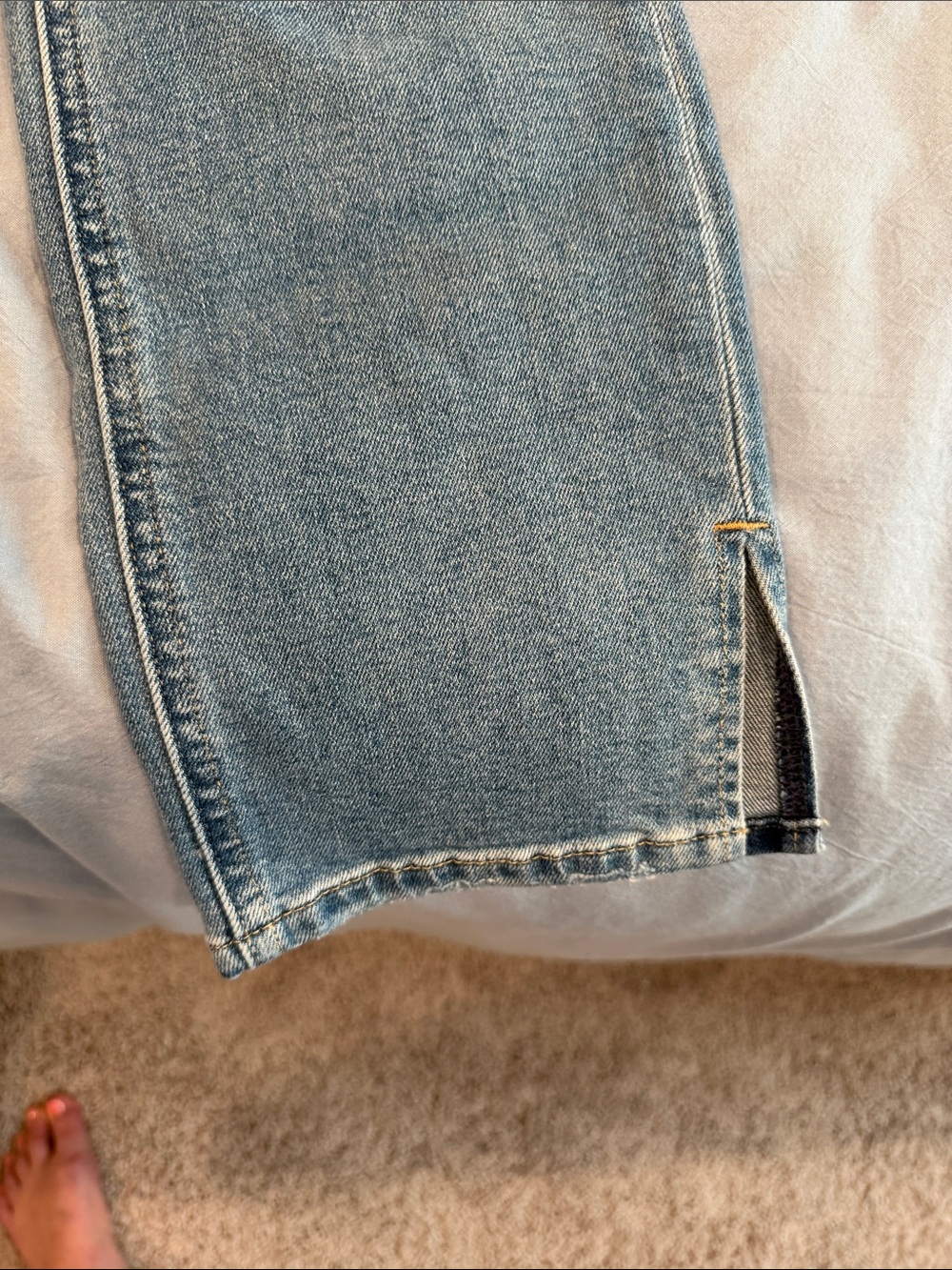 GAP Women's Medium Wash Straight-Leg Jeans - Picture 2 of 4